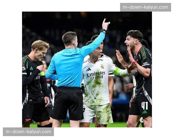 拜仁主场2-0击败皇马,将总比分扳为2-3,但仍遭淘汰。 拜仁主场2-0击败皇马,将总比分扳为2-3,但仍遭淘汰。