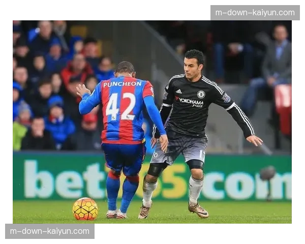 欧足联考察团完成对四强球队主场的半决赛筹备工作检查 欧足联考察团完成对四强球队主场的半决赛筹备工作检查