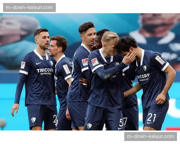 波鸿主帅赛前发布会抨击裁判尺度不一，已遭德甲联盟调查